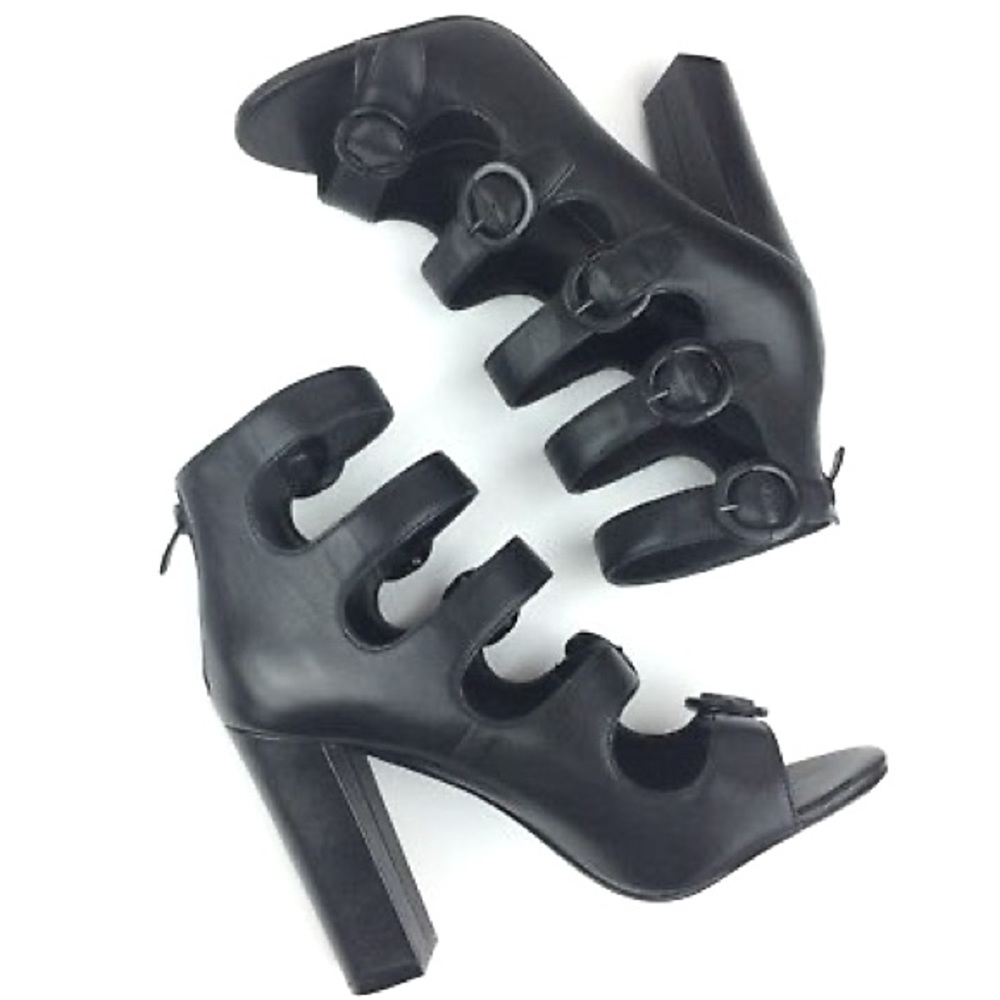 Kendall & Kylie nib Evie black suede multi strap/buckle 4” heels